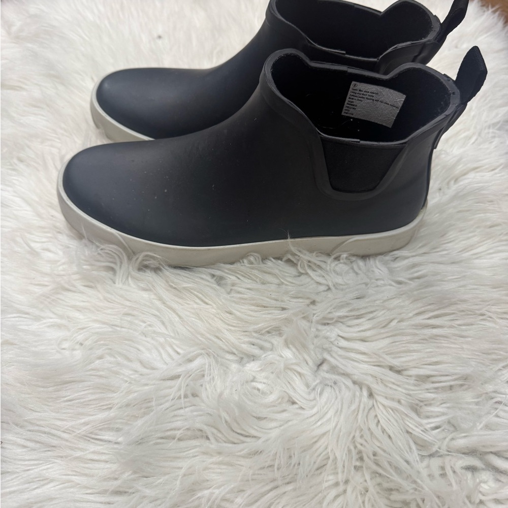 Universal Thread Black Waterproof Ankle Boots - image 2